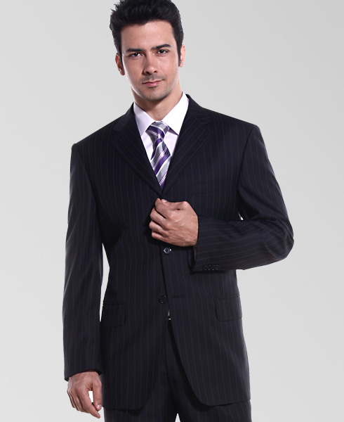 選購(gòu)定制西服竅門揭秘